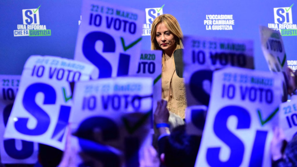 Crisis política en Italia: Derrota electoral de Meloni sacude su gobierno y desata tensiones internas