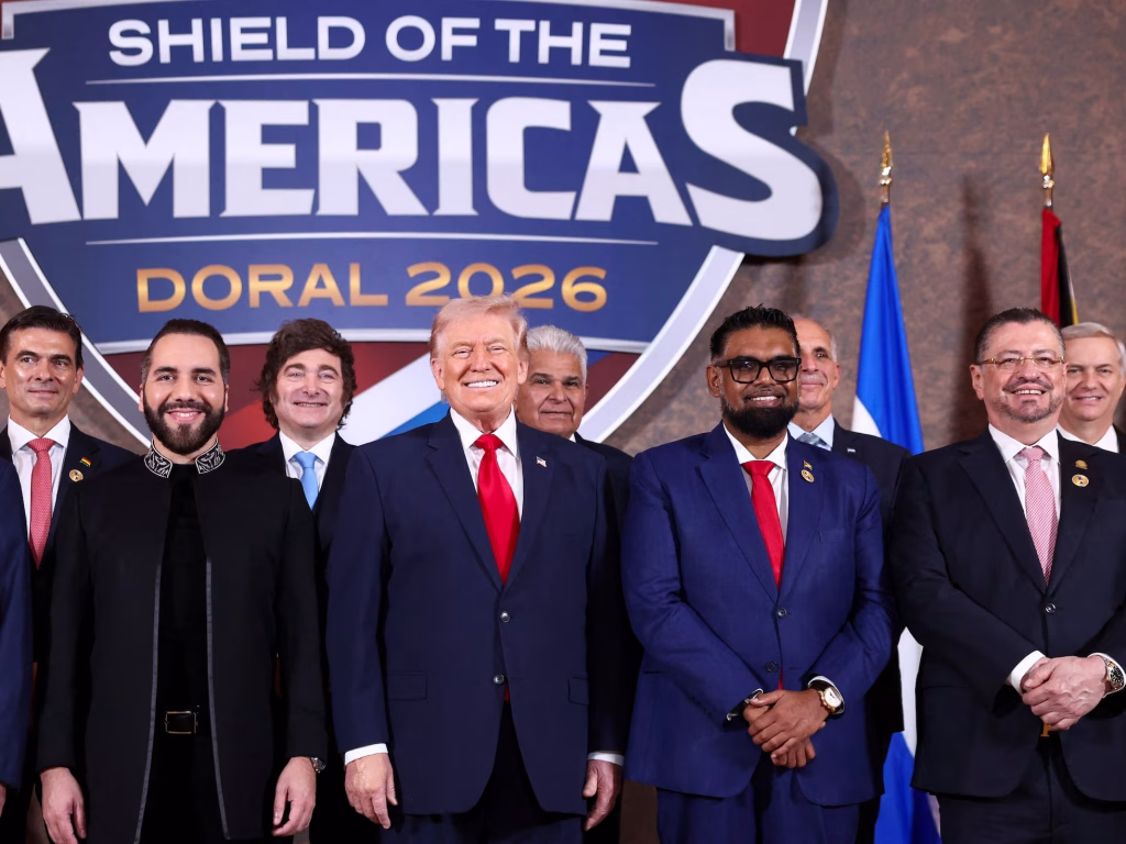 Trump Declara el Régimen Cubano en Sus Últimos Momentos y Propone Pacto, Anuncia Coalición Antidrogas en Cumbre de Miami