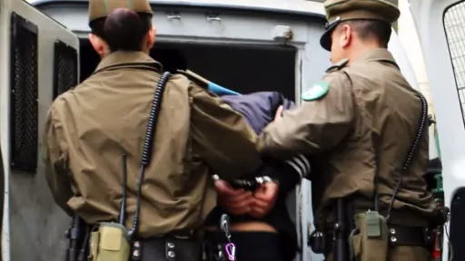 Golpe al narcotráfico en Cabrero: Pasajero de bus detenido con marihuana, ketamina y queques cannábicos