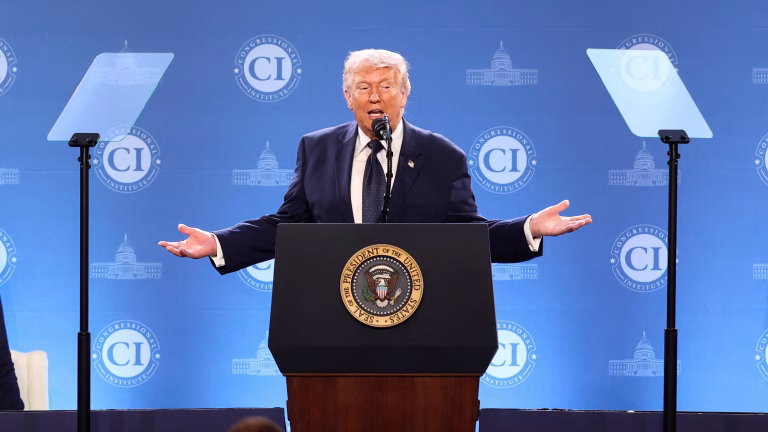 Trump Redefine Alianzas: La Estrategia de Confrontación con Irán y el Desafío a la OTAN