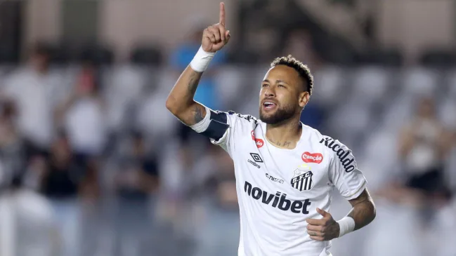 El regreso triunfal: Neymar anota para Santos en la Copa Sudamericana, reviviendo una pasión histórica