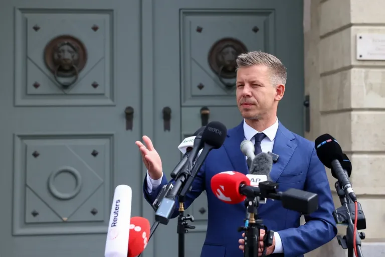 Hungría al Límite: ¿Libertad de Prensa o Censura? El Desafío de Magyar a la Hegemonía de Orbán