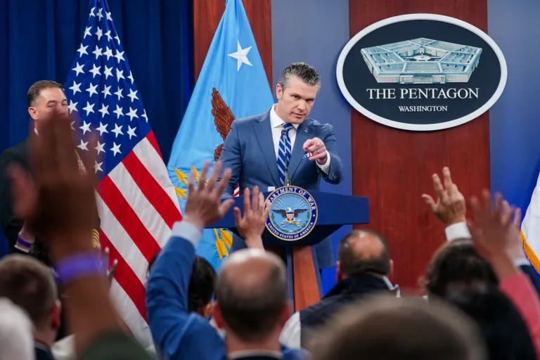 Ultimátum de EE.UU. a Irán: Hegseth advierte reanudación bélica si no hay pacto
