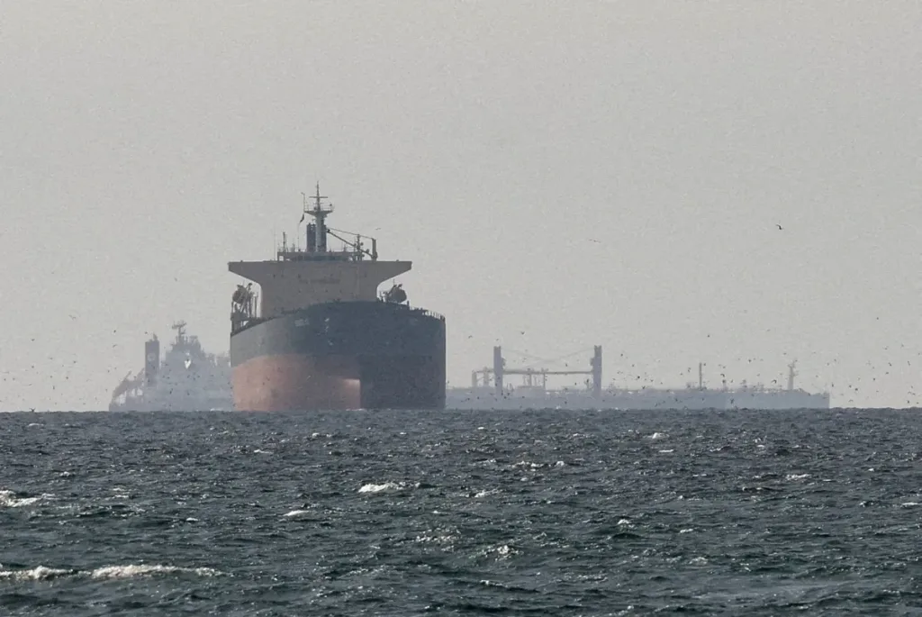 Ormuz: La Guerra Invisible del Petróleo y las Tácticas de Evasión Naval Global