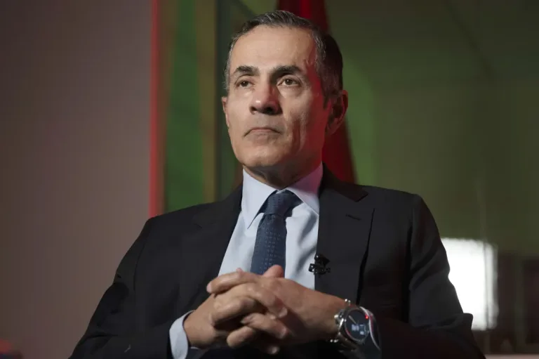 Irán emerge más influyente: El análisis de Vali Nasr desafía la estrategia de fuerza de EE.UU. en Oriente Medio