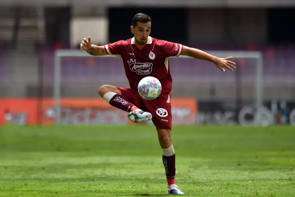 Clásico del Ascenso: La Pasión del Fútbol Chileno Une a Deportes Concepción y La Serena