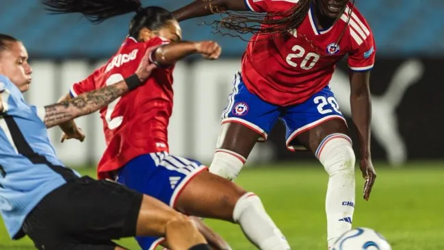 La Roja Femenina Sella Victoria Crucial ante Uruguay: Un Paso Gigante en sus Aspiraciones Internacionales