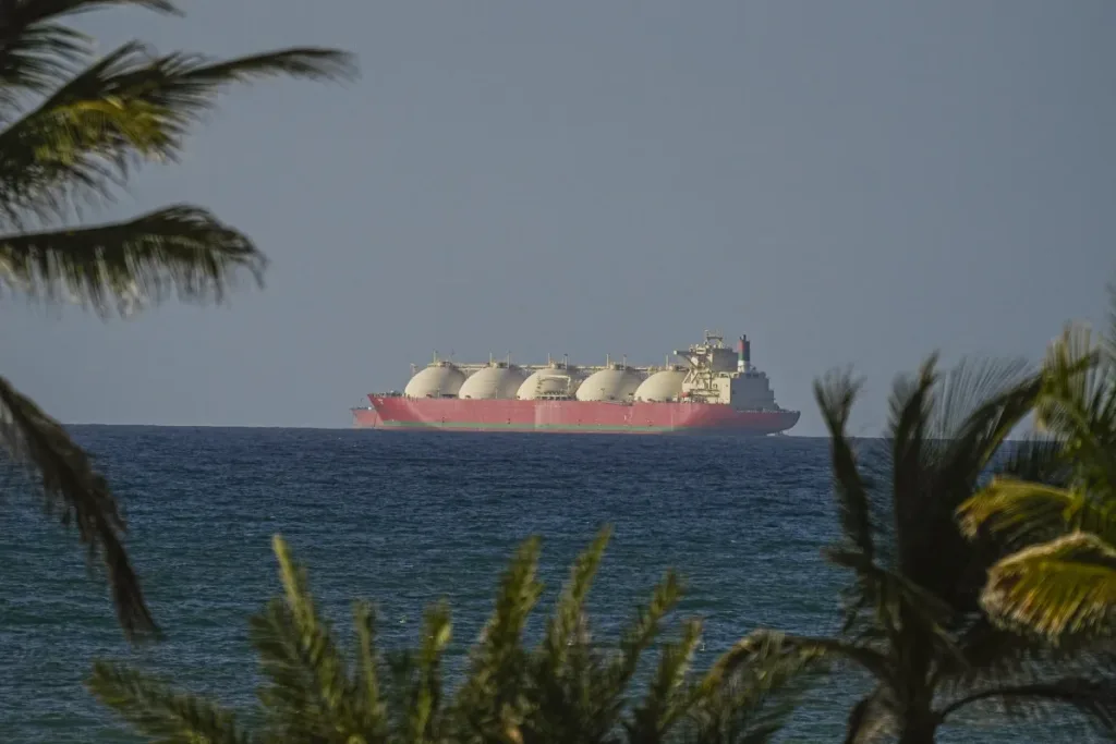 Minas en Ormuz: La Estrategia Asimétrica de Irán que Desafía a las Potencias Mundiales