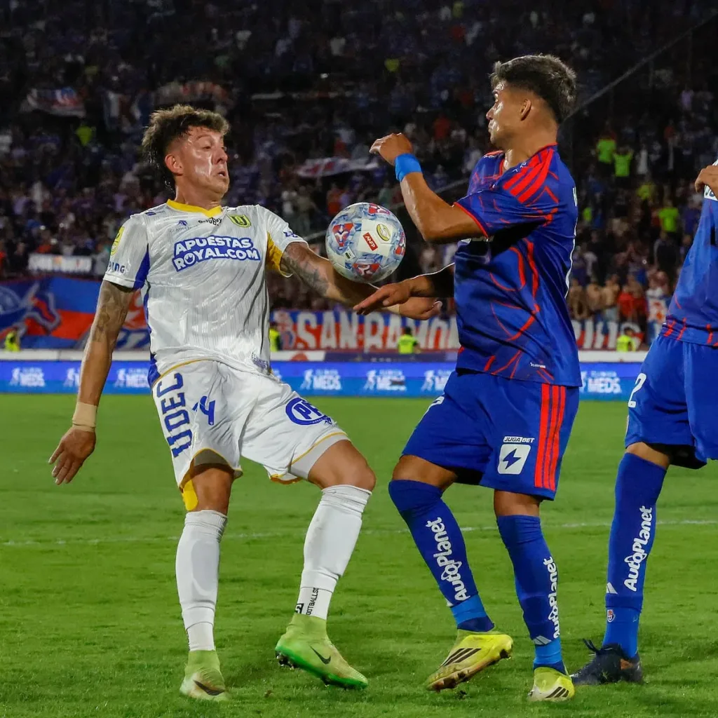 VAR: El Ojo Electrónico que Desata la Pasión y la Polémica en el Fútbol Chileno
