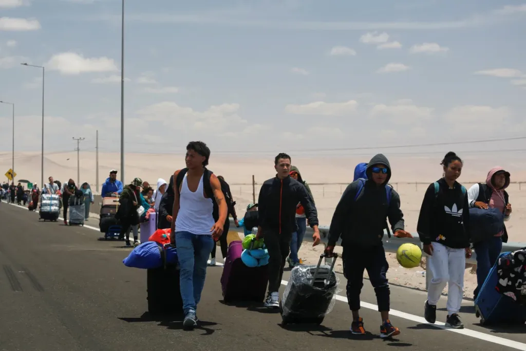 Migración Irregular: ¿Criminalizar o Gestionar? El Debate Clave en el Senado Chileno