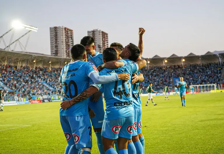 Duelo de Titanes: Deportes Iquique y Santiago Wanderers en Batalla por el Ascenso
