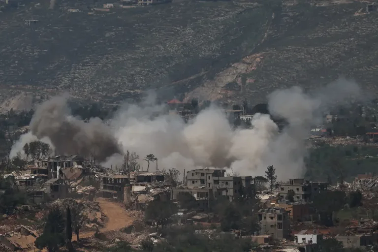 Escalada en Líbano: Israel Ignora Alto el Fuego, Ataques Profundizan Crisis Regional