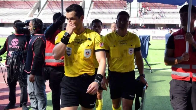 Infraestructura Deportiva Bajo la Lupa: El Incidente de Véjar en La Portada Desata Debate Crucial