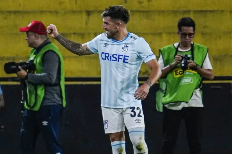 Batalla Continental: Universidad Católica Desafía a Barcelona SC en el Corazón de Guayaquil