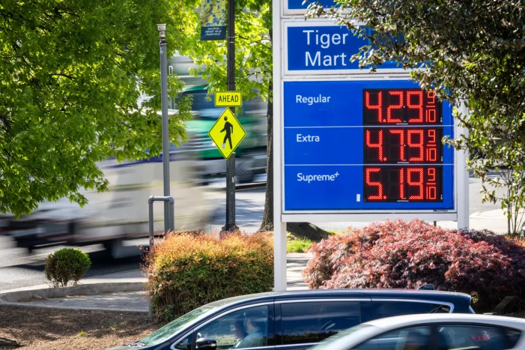 Ormuz: La Amenaza Geopolítica que Seca Refinerías y Eleva la Alerta Global