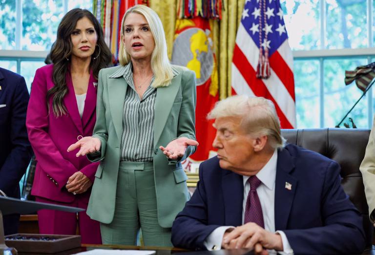 Trump y la Purga Judicial: El Caso Pam Bondi y la Sombra de Epstein