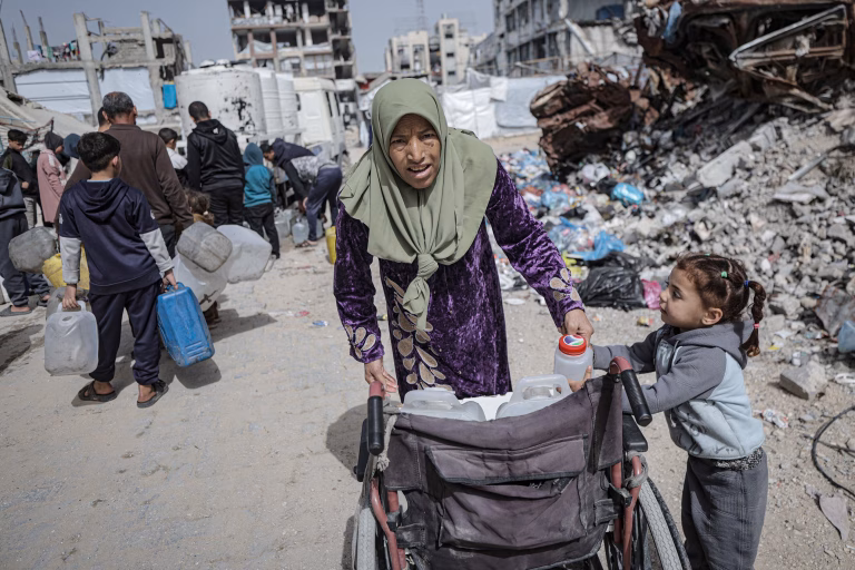 Gaza: Entre la Espera Incierta y la Sombra de una Escalada Regional