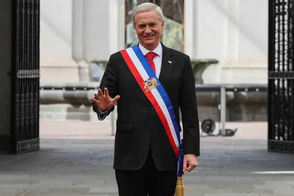 Economía y Seguridad: Los Desafíos Constantes que Marcan los Inicios de Gobierno en Chile