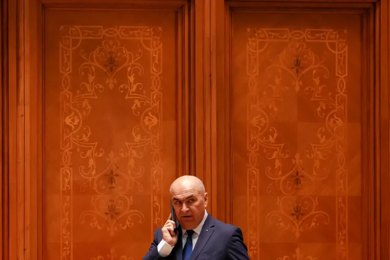 Rumania: Inédita Alianza Socialdemócrata-Ultraderechista Derriba Gobierno Conservador