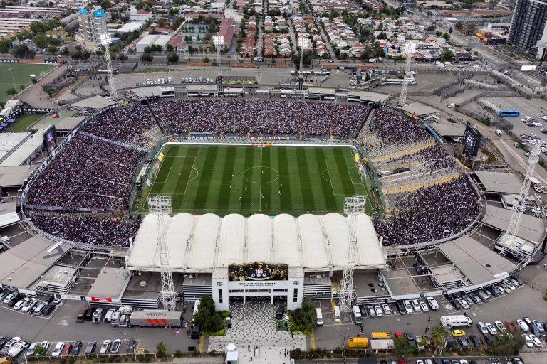 El Rugido del Monumental: ¿Espejo de una Nación o Válvula de Escape para el Biobío?