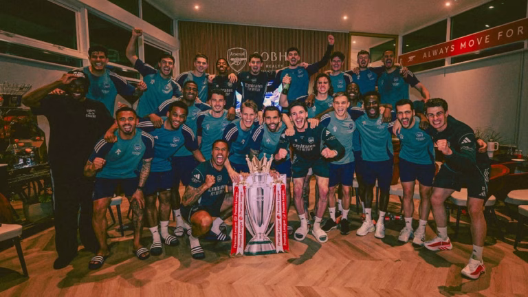 Arsenal Conquista la Premier: Un Triunfo que Resuena Globalmente
