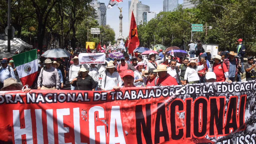 Protesta Docente en México: ¿Un Espejo de las Demandas Educativas que Resuenan en Concepción y Biobío?