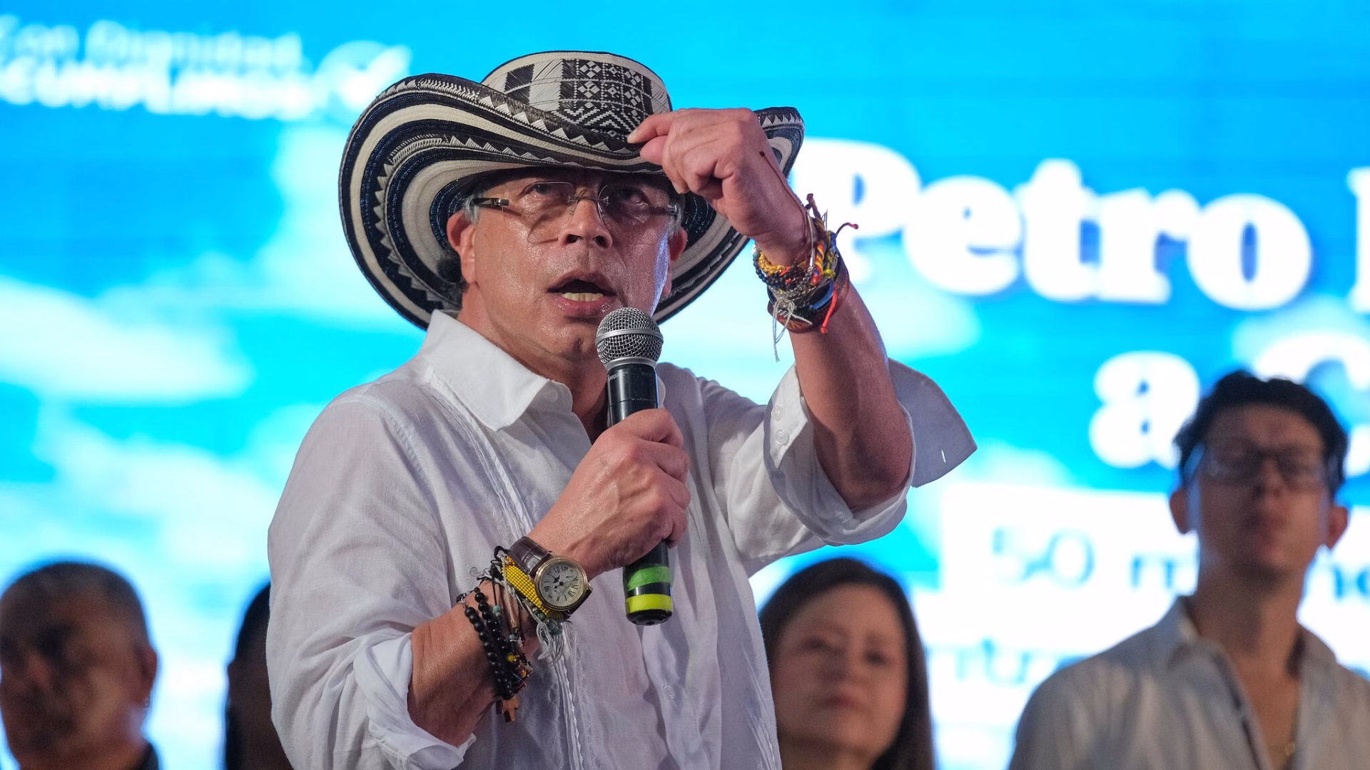 La Sombra de Petro: El dilema colombiano que resuena en Chile y anticipa el futuro de la izquierda