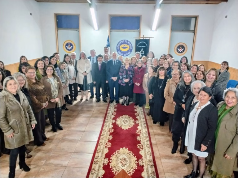 Masonería en el Biobío: Gran Maestro de Chile se reúne con logias femeninas en un encuentro de alto simbolismo en Concepción