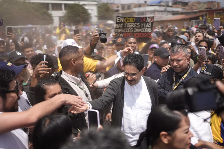 Colombia al filo: La movilización social que busca revertir la polarizada elección presidencial