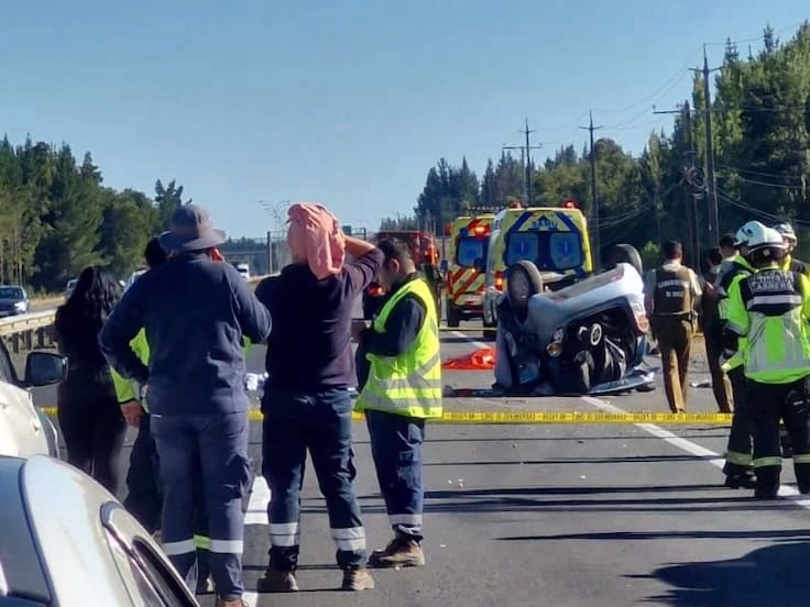 Ruta 5 Sur, Kilómetro 455: Cabrero Llora a Joven Víctima Mientras SIAT Busca Respuestas a Fatal Volcamiento