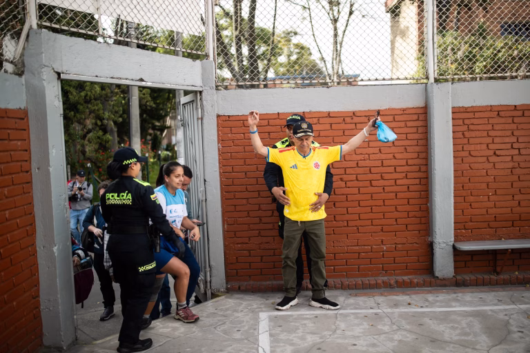 Colombia define su presidencia en una tensa segunda vuelta entre De La Espriella y Cepeda