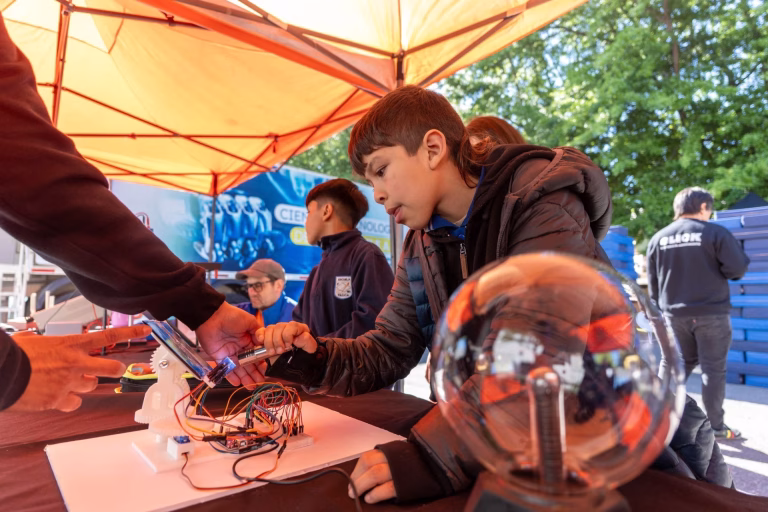 Ajuste en Ministerio de Ciencia genera alerta en regiones por impacto en desarrollo local y descentralización