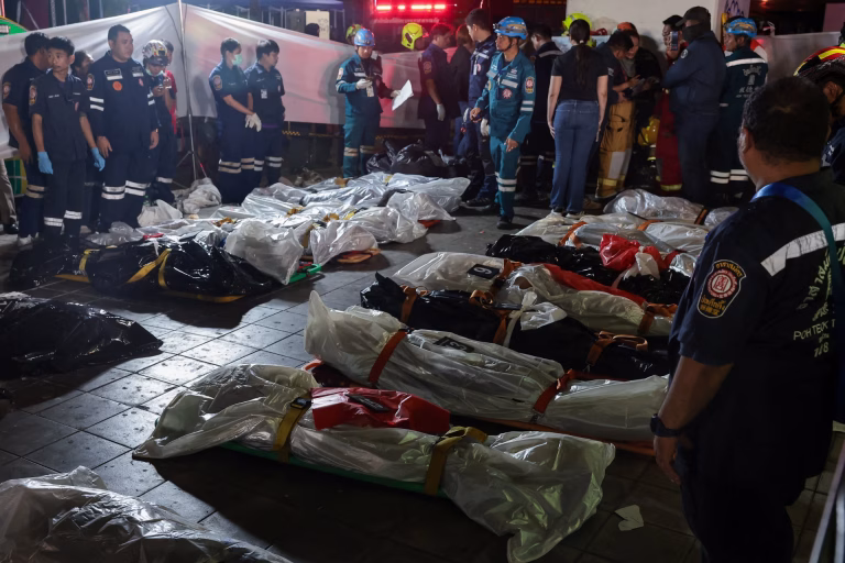 Tragedia en Bangkok: Incendio en un bar deja al menos 27 muertos y decenas de heridos