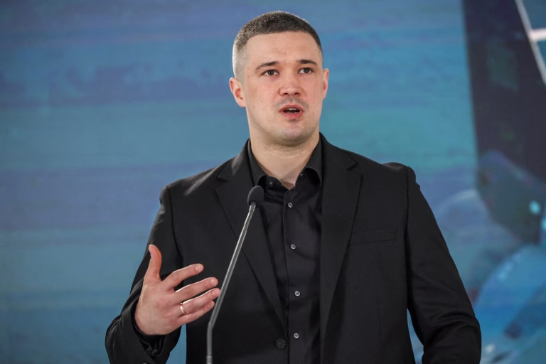 Presidente Zelenski destituye a su Ministro de Defensa tras solo siete meses en el cargo