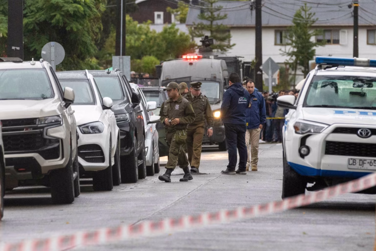 Grave Ataque en Lo Espejo: Dos Carabineros Heridos a Bala Durante Fiscalización