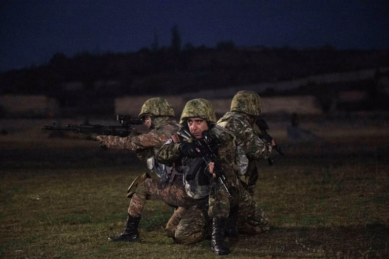 Giro estratégico: Armenia se distancia de Rusia y exhibe nuevo arsenal militar de India y Occidente