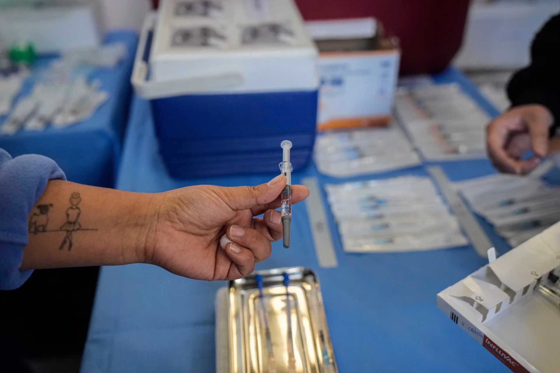 Salud abre vacunación contra la influenza para toda la población ante lento avance y alza de virus respiratorios