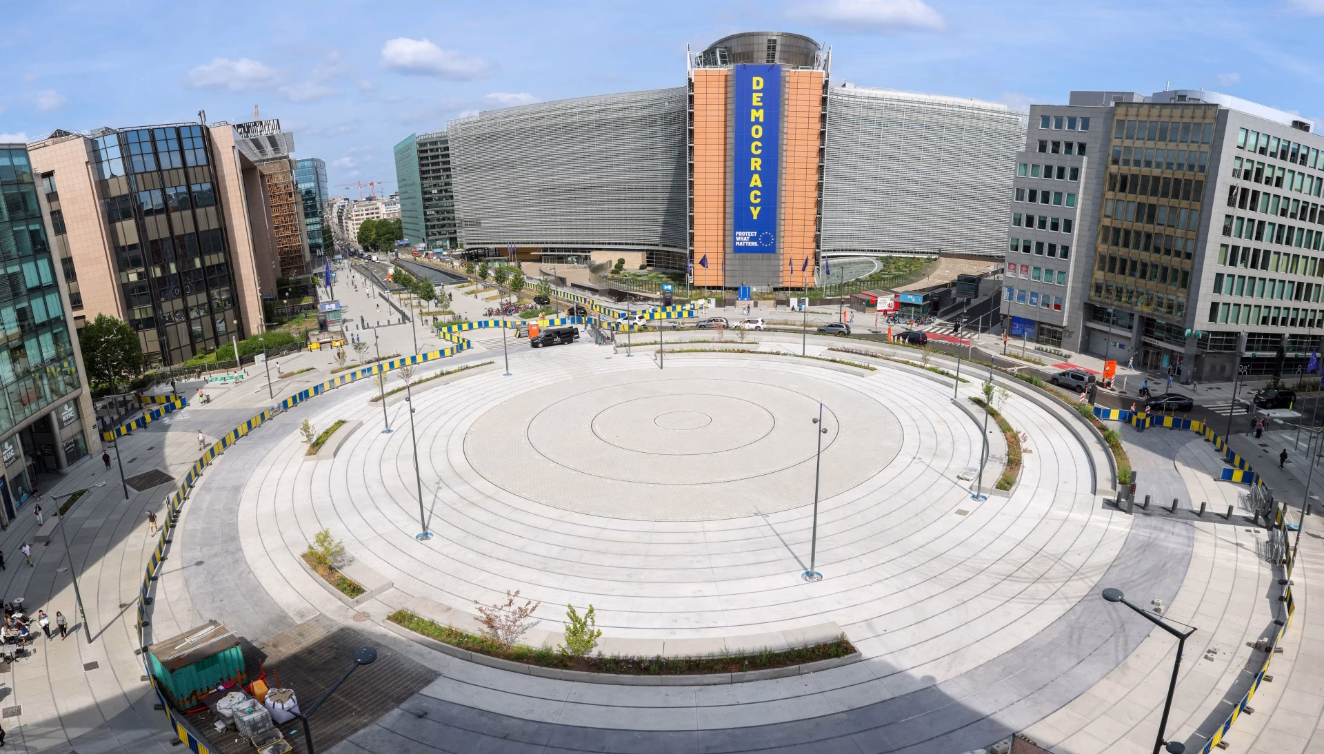 Polémica en Bruselas: Nueva Plaza Schuman es Bautizada como ‘La Sartén de Europa’ por Ciudadanos