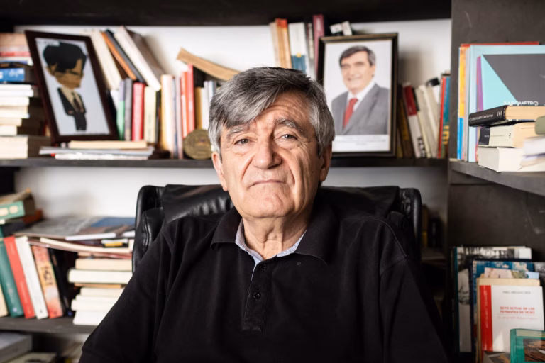 Fallece Camilo Escalona, figura histórica del socialismo chileno, a los 71 años