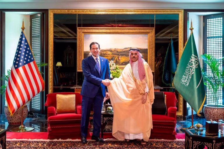 Estados Unidos aprueba venta de armamento a Arabia Saudí por 4.300 millones de euros
