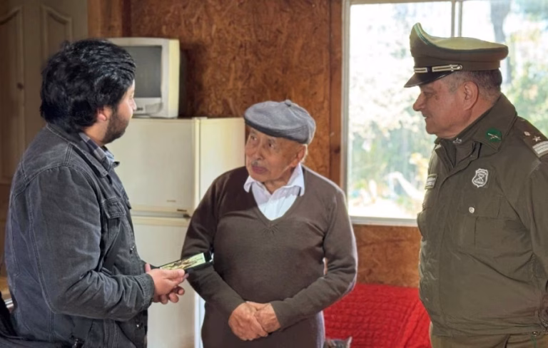 Emotivo Reencuentro en Yungay: Hombre se Reúne con su Padre tras 18 Años y Conoce a sus Hermanas