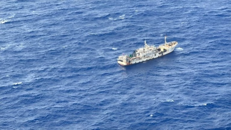 Armada de Chile detecta 21 pesqueros extranjeros en plena faena extractiva cerca de Rapa Nui