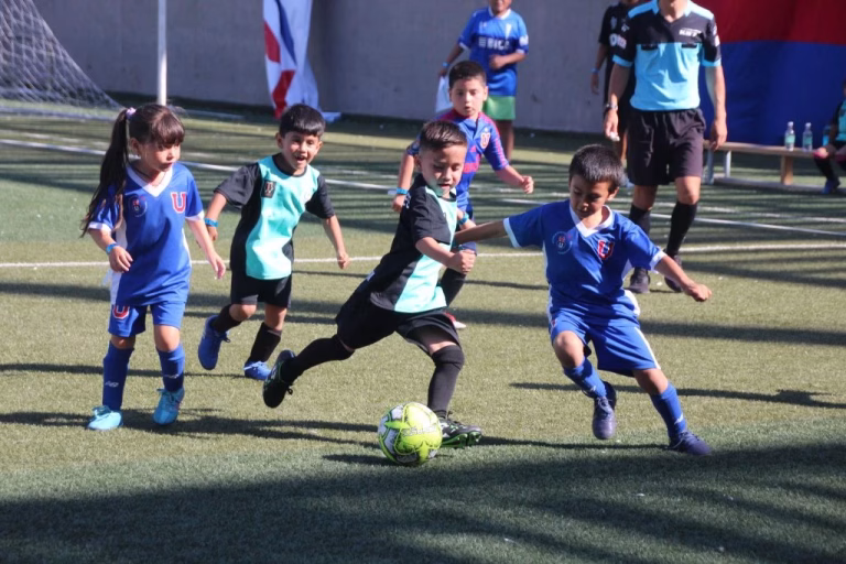 Futsal Infantil en Sokol: Hispano, El Chile, Estrella del Sur y el club anfitrión se reparten los títulos