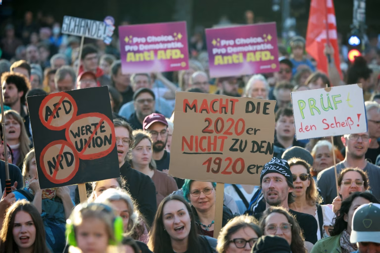 Miles de alemanes protestan en las calles contra el avance de la extrema derecha