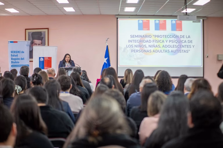 Capacitan a equipos educativos del Biobío para fortalecer la inclusión de estudiantes con autismo