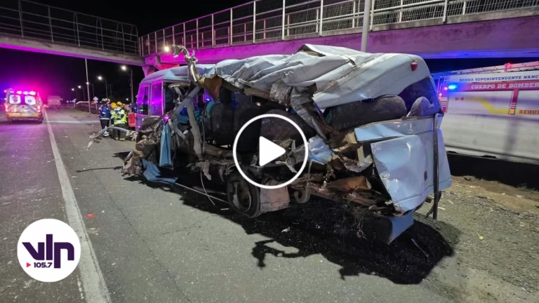 Colisión entre camión y minibús deja 25 lesionados en la Ruta 5 Sur a la altura de Teno