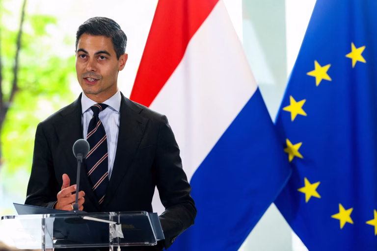 Primer Ministro de Países Bajos admite uso de Inteligencia Artificial para redactar mensajes oficiales