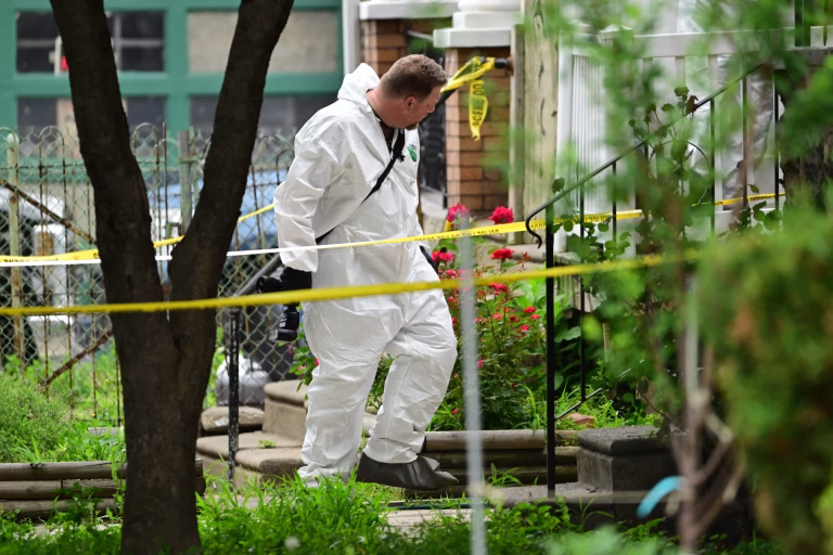 La policía de Filadelfia investiga la posible muerte de cinco mujeres en una casa en la que se filmaban películas ‘gore’