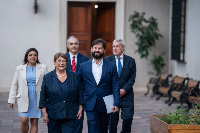 Boric reacciona a la renuncia de Bachelet a la candidatura a la ONU: “Es una derrota temporal que se convertirá en semil