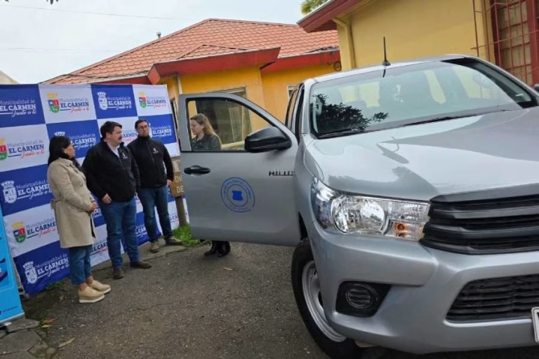 El Carmen incorpora nueva camioneta para fortalecer programas y …